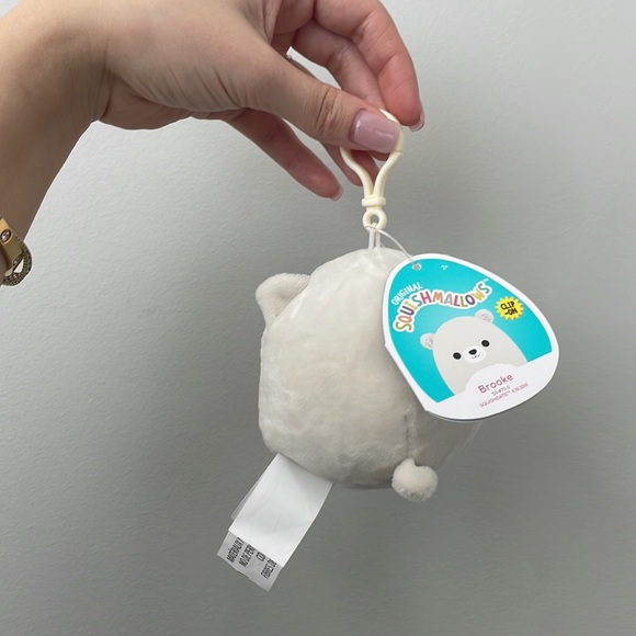 Squishmallow Brooke Clip - Picture 2 of 2